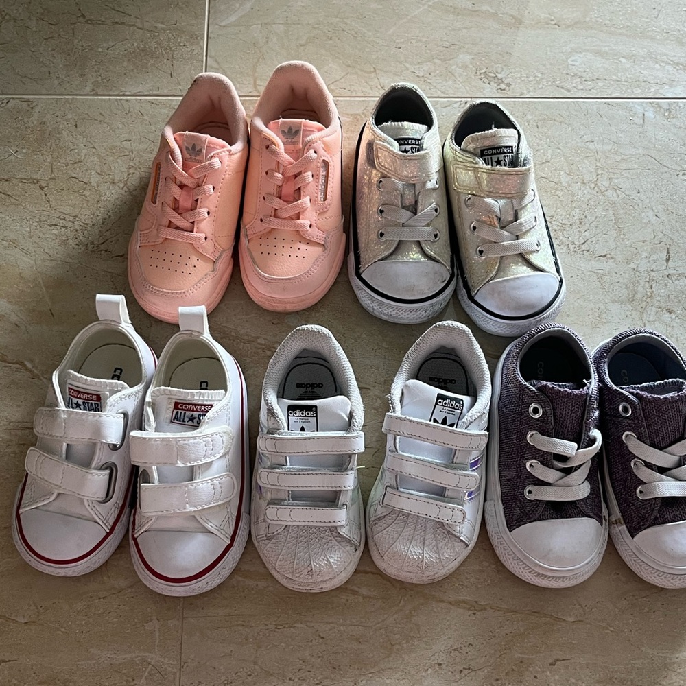 Size 6 toddler Adidas converse